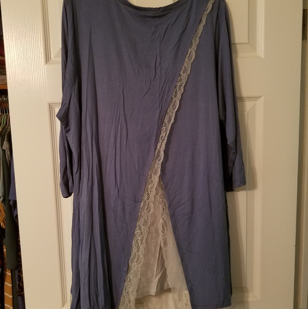 Logo tunic - Picture 2 of 2